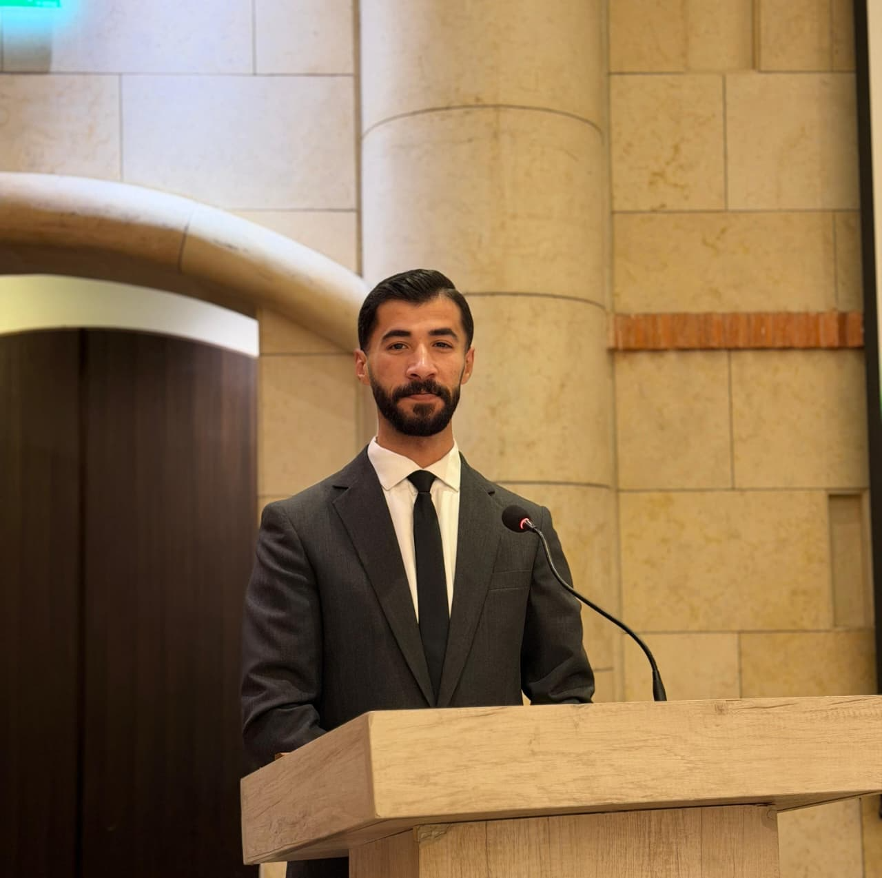 أحمد شاهين، رئيس فريق العمل التطوعي