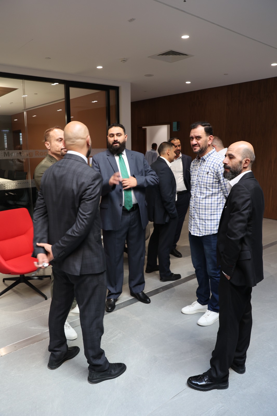 حضور الحفل خلال فترة التشبيك